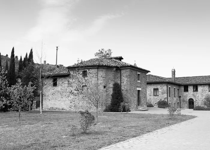 Borgo Dei Conti Relais & Chateaux 5* بيرودجا